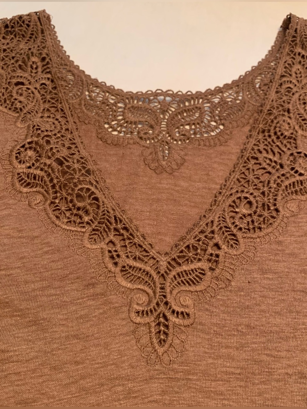 Sézane Mina Linen T-Shirt with Embroidered Neckline - Brown - Women’s Size Large - Picture 9 of 11